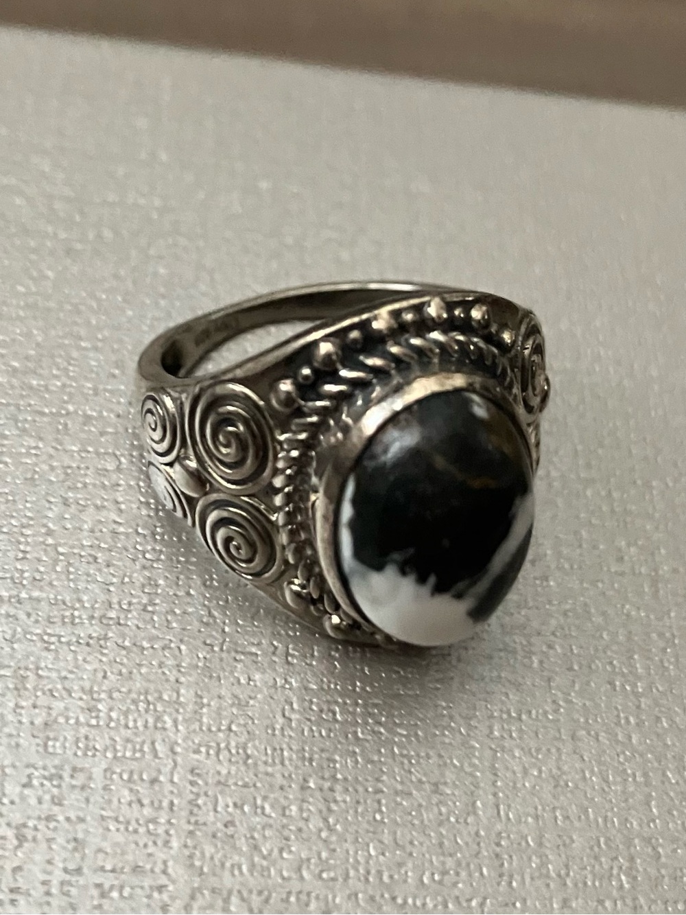 Sterling Silver Swirl Black & White Stone Ring